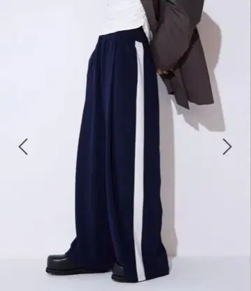 JEANASIS 사이드 라인 턱 팬츠