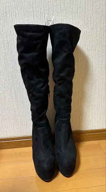 R&E 스웨이드 롱 부츠 통굽 블랙