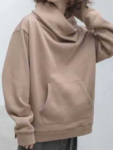 새상품급 CASPER JOHN 캐스퍼 존 볼륨 넥 맨투맨 M