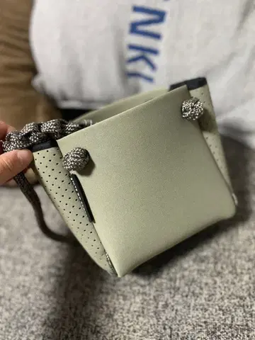 스테이트 오브 에스케이프 숄더백