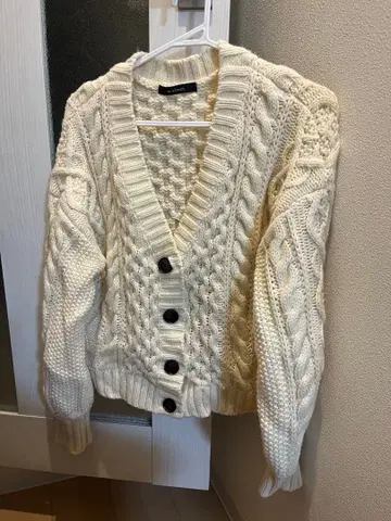 아이보리 케이블 니트 가디건