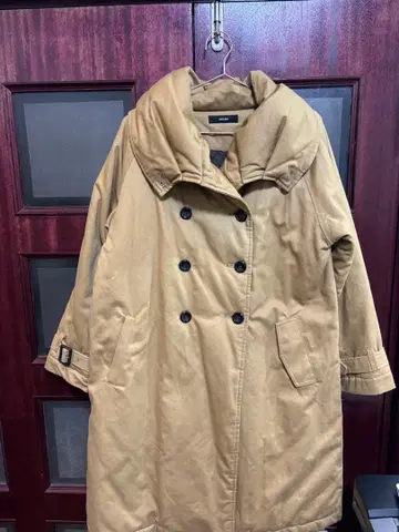 베이지 더블 브레스트 롱 코트