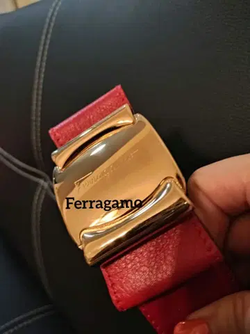 페라가모 Ferragamo 빨간색 가죽 벨트