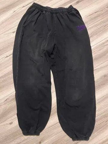 Young Song 블랙 맨투맨 와이드 팬츠