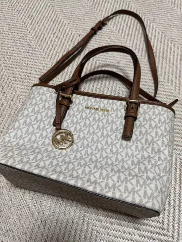 MICHAEL KORS 숄더백 중형