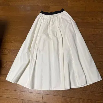 LADY LUCK LUCA 화이트 롱 스커트