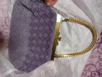 쇼와 레트로. 보라색 비즈 백. 안에 얼룩 있음. 쇼와 시대 당시의 물건