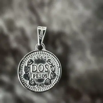 Glitter DOS PESOS 코인 펜던트 헤드 실버 컬러