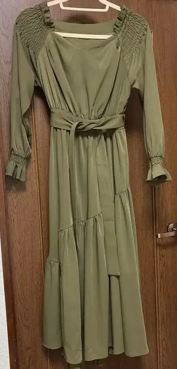 RANDA 긴팔 롱 원피스 카키 코트 상의 스커트