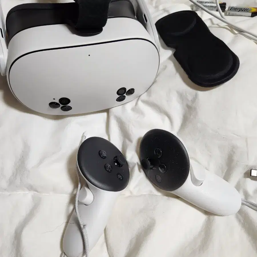 Meta Quest 3s VR + Portable Bag