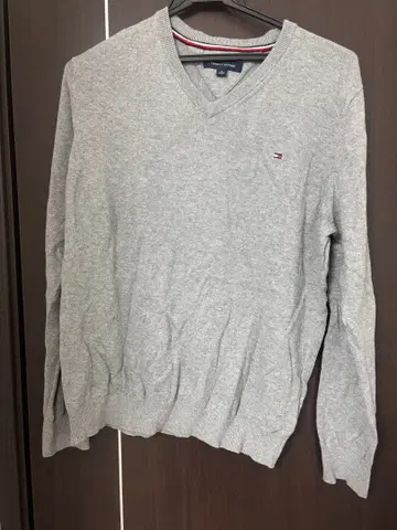 Tommy Hilfiger 그레이 V넥 스웨터
