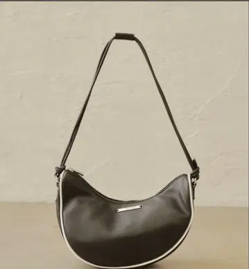 블랙 하프문 숄더백