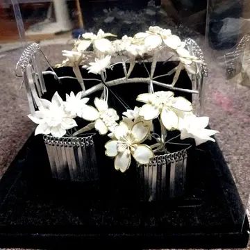 꽃 모티브의 일본풍 머리 장식 헤어콤