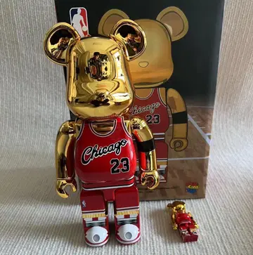 새상품급 베어브릭 100% & 400% 시카고 불스 저지