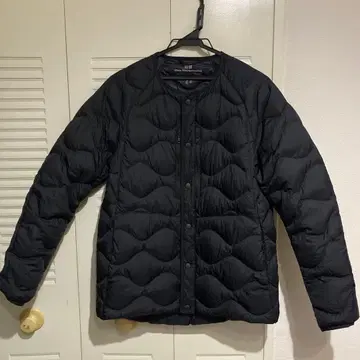 UNIQLO 화이트 마운티니어링 울트라 라이트 다운 S