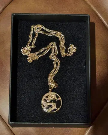 골드 컬러 드래곤 펜던트 목걸이