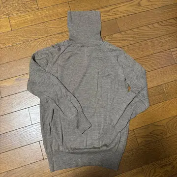 STAMP AND DIARY 옅은 브라운 터틀넥 니트 스웨터