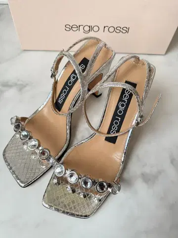 [ 미사용 새상품 ] 세르지오로시 SR1 비쥬 샌들 실버 35.5