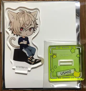 18TRIP 마네키네코 미니 아크릴 스탠드 쿠라쿠마 시오