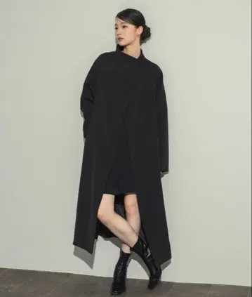 neuna  드레이프 롱 코트