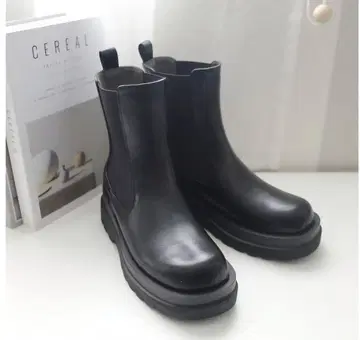 블랙 사이드 고어 부츠 통굽