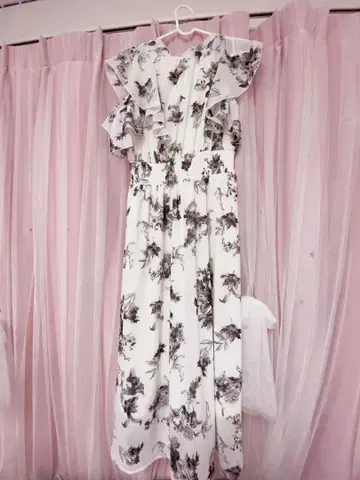 프릴 달린 꽃무늬 맥시 원피스