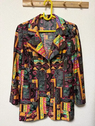 [ 구제 의류 ] 쇼와 레트로 다색 패턴 자켓