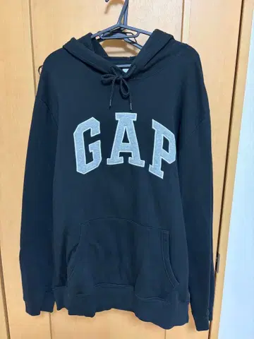 GAP 블랙 후드 부착 후드티