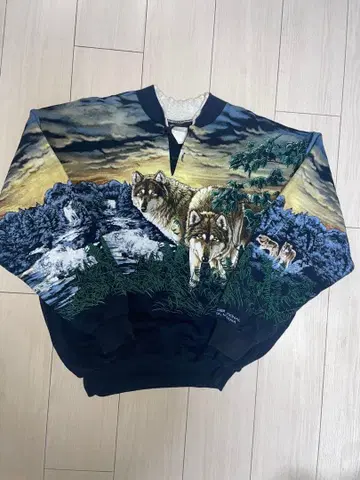 애니멀 무늬 그래픽 트레이닝복