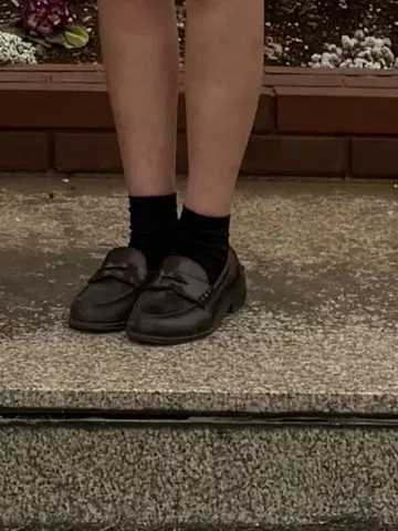 다크 브라운 가죽 로퍼