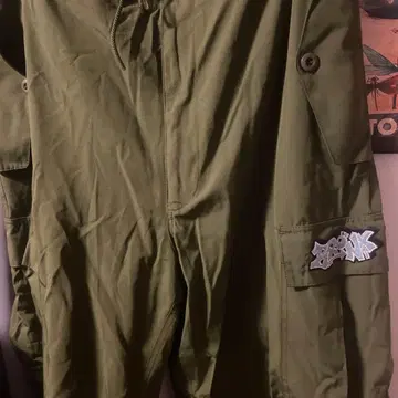 올리브 그린 카고 팬츠