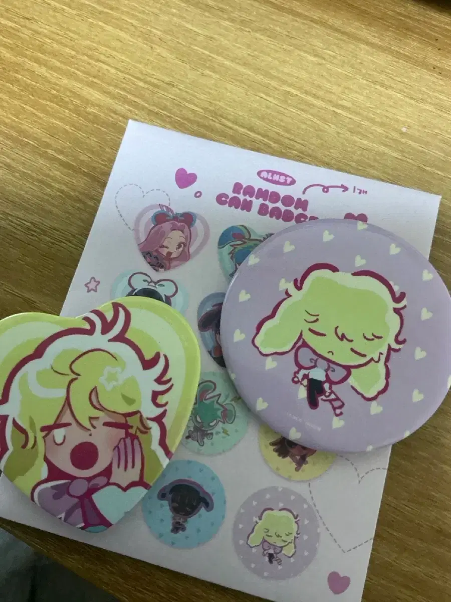 Bulk) Ace-te Lew Rabbit Heart Round Can Badge