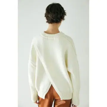 MOUSSY 백 슬릿 오버 니트 black