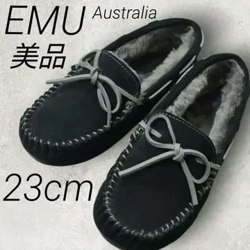 새상품급 EMU 모카신 블랙 무스탕 슬립온 23cm