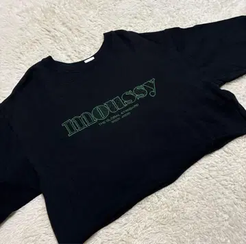 MOUSSY 크롭 트레이닝복