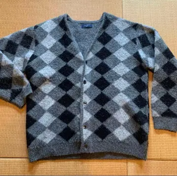 그레이 계열 다이아몬드 패턴 가디건