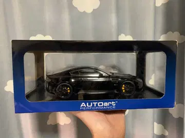 1/18 오토 아트 아스톤 마틴 V12 밴티지 S