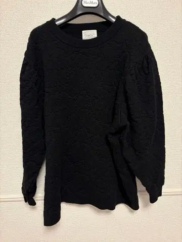 ohga 오가 플라워 니트 풀오버 블랙