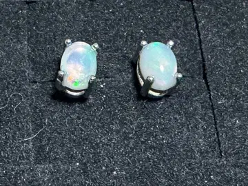 실버 오팔 스터드 귀걸이