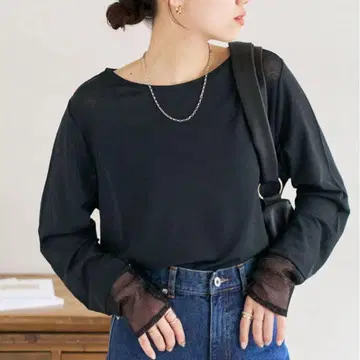 DISCOAT 라메 시어 소매 절개 풀오버 블랙