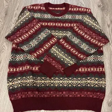보르도 기하학 패턴 니트 스웨터