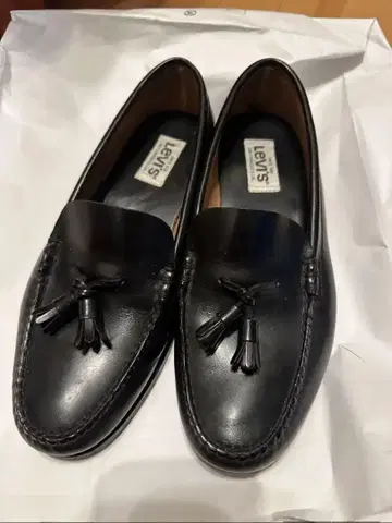 Levi's 블랙 태슬 로퍼 74