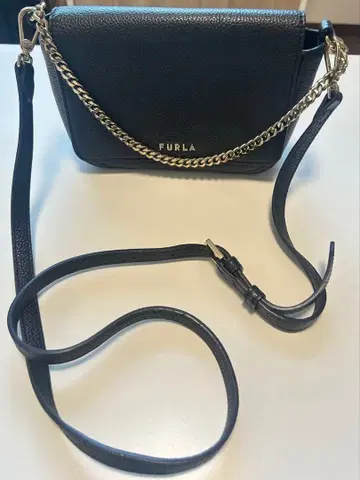 FURLA 블랙 가죽 숄더백