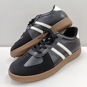 새상품 남성용 26.0cm 저먼 트레이너 스니커즈 블랙 2467