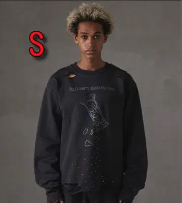 GRANCY 큐빅 디자인 그래픽 데미지 맨투맨 S