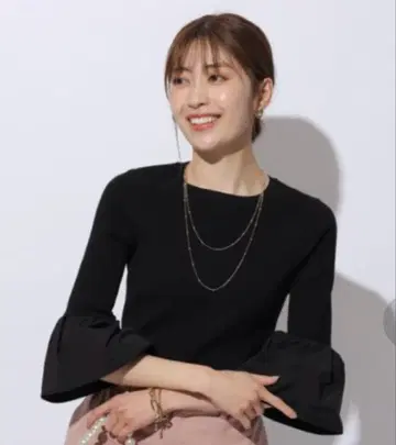 아푸와이저 리셰 7부 소매 벨 슬리브 도킹 니트 블랙