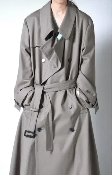 edwina horl hippopotamus lighttrenchcoat