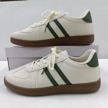 새상품 남성용 26.0cm 저먼 트레이너 스니커즈 옅은 브라운 2467