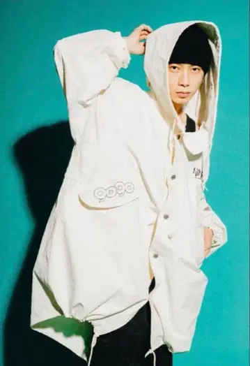 9090 화이트 후드 부착 자켓 L 사이즈 나일론 자켓