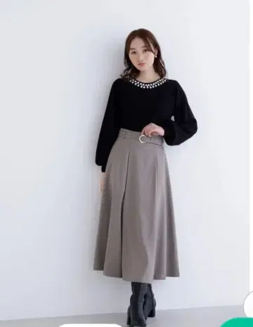 내추럴 뷰티 베이직 메탈 버클 플레어 스커트 M 베이지